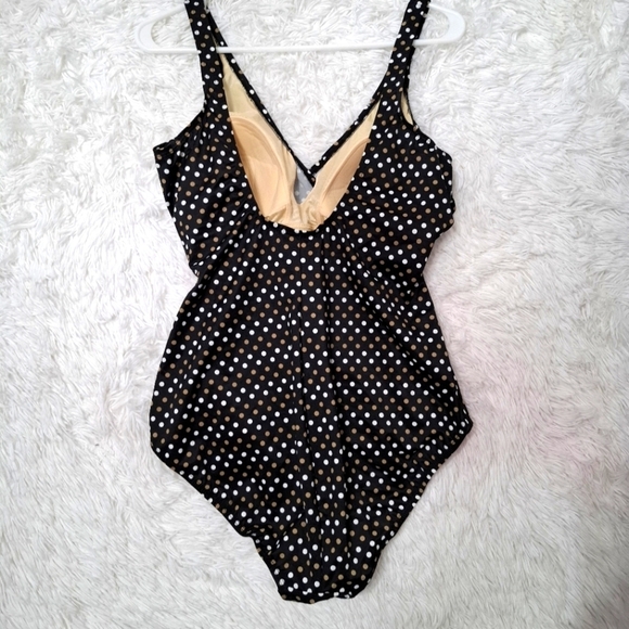 Kirkland by Miraclesuit Women's Size 16 Swimsuit Black White Polka Dot One Piece - Picture 3 of 10